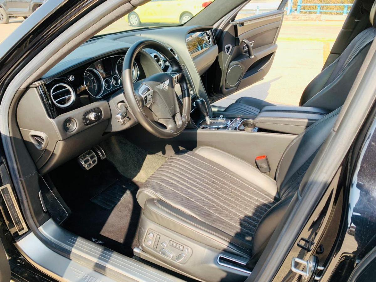 2018年7月宾利 飞驰  2017款 4.0T V8 标准版