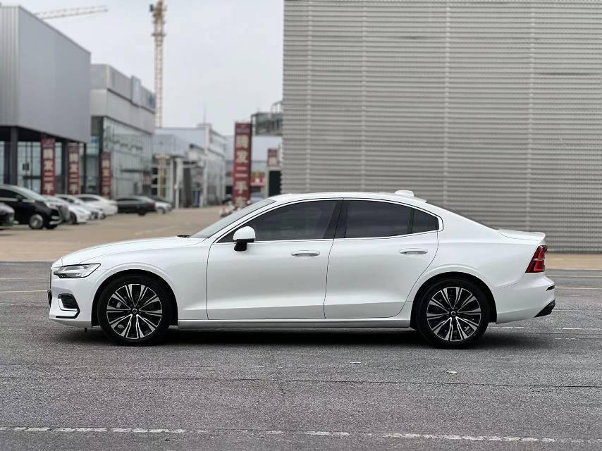 沃爾沃 S60L  2023款 B4 智遠豪華版圖片