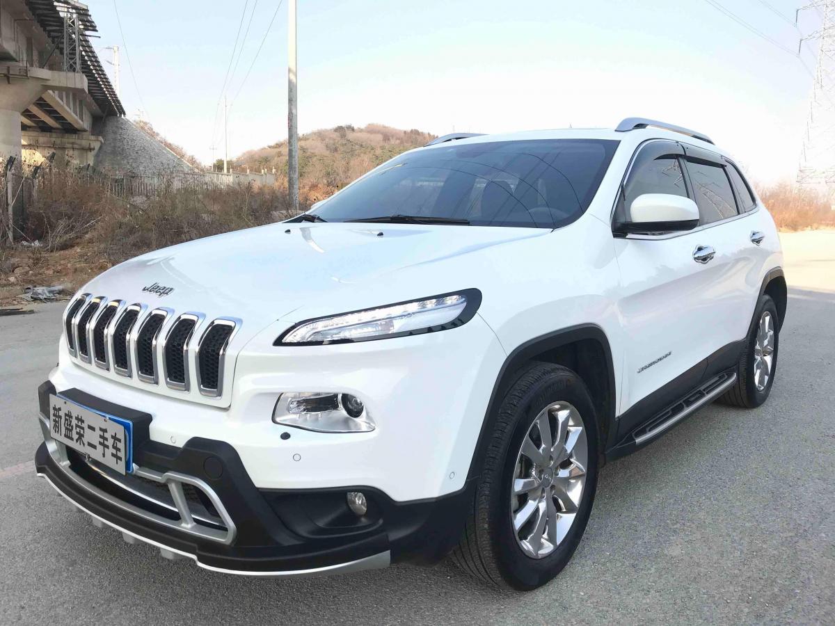 大连2016年04月jeep自由光2016款24l优越版白色自动档