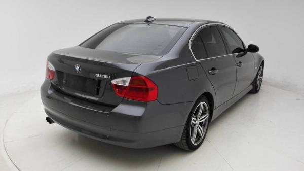 【沈阳】2006年9月 宝马 宝马3系 325i 2.5 领先型 灰色 自动档