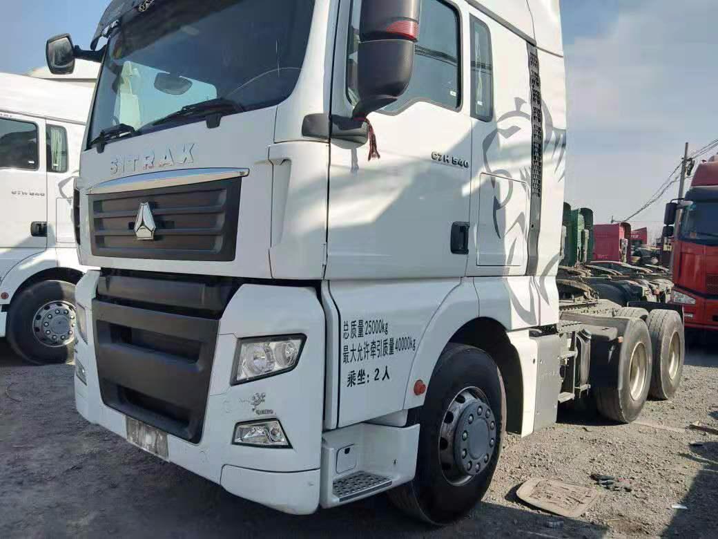 济宁2017年11月二手汕德卡国五牵引车白色手动挡