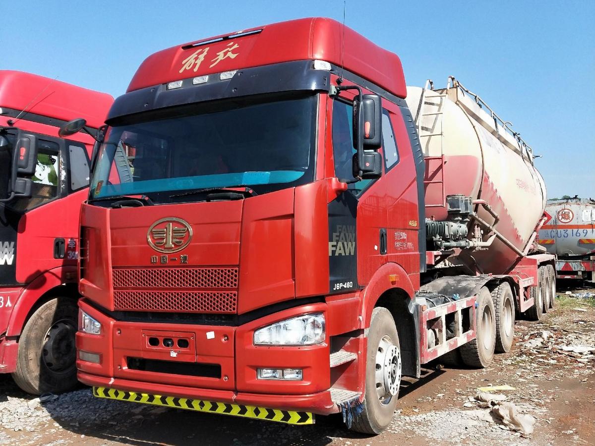 【宜春】2017年6月 国五解放领航版半挂水泥罐车 红色 手动挡