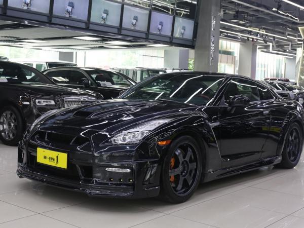 日产 GT-R  2014款 3.8T Premium Edition 黑色内饰
