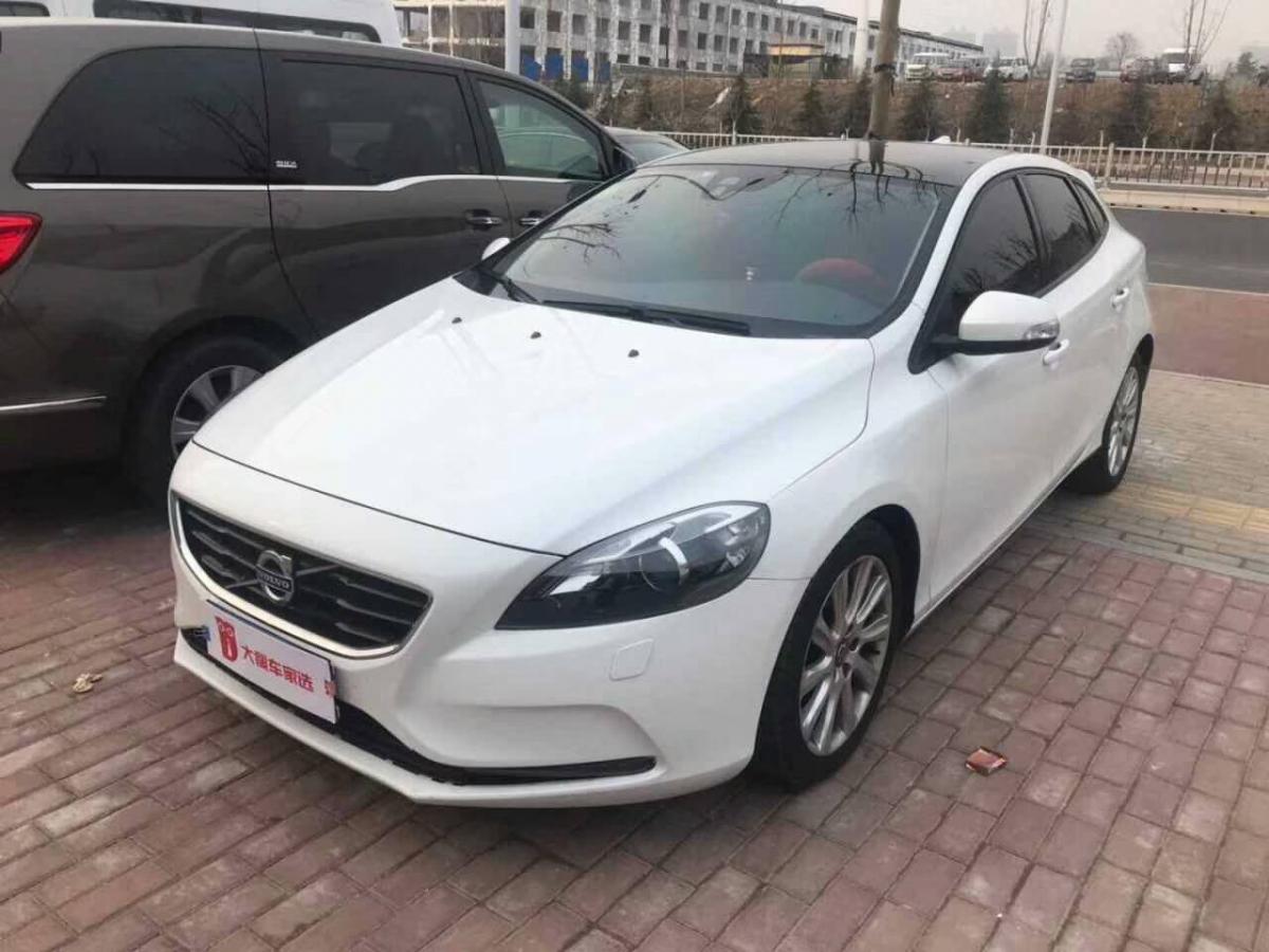 【煙臺二手車】2015年01月_二手沃爾沃 v40 2015款 1.