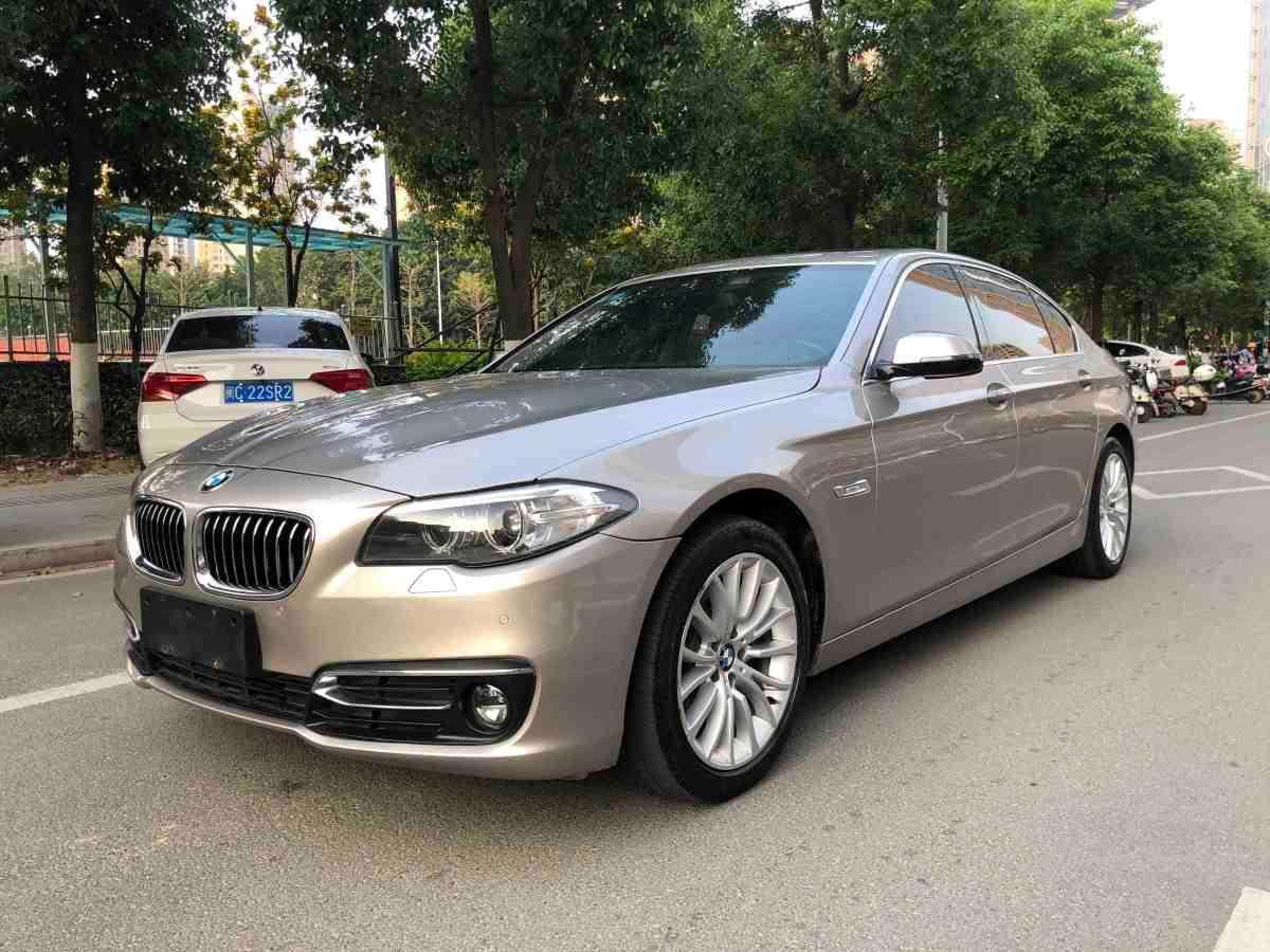 泉州2017年8月宝马宝马5系2017款525li豪华设计套装香槟色手自一体