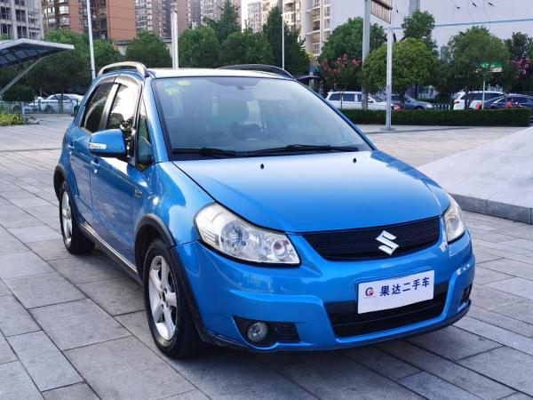 2010年9月铃木天语sx42010款两厢16l自动冠军限量版