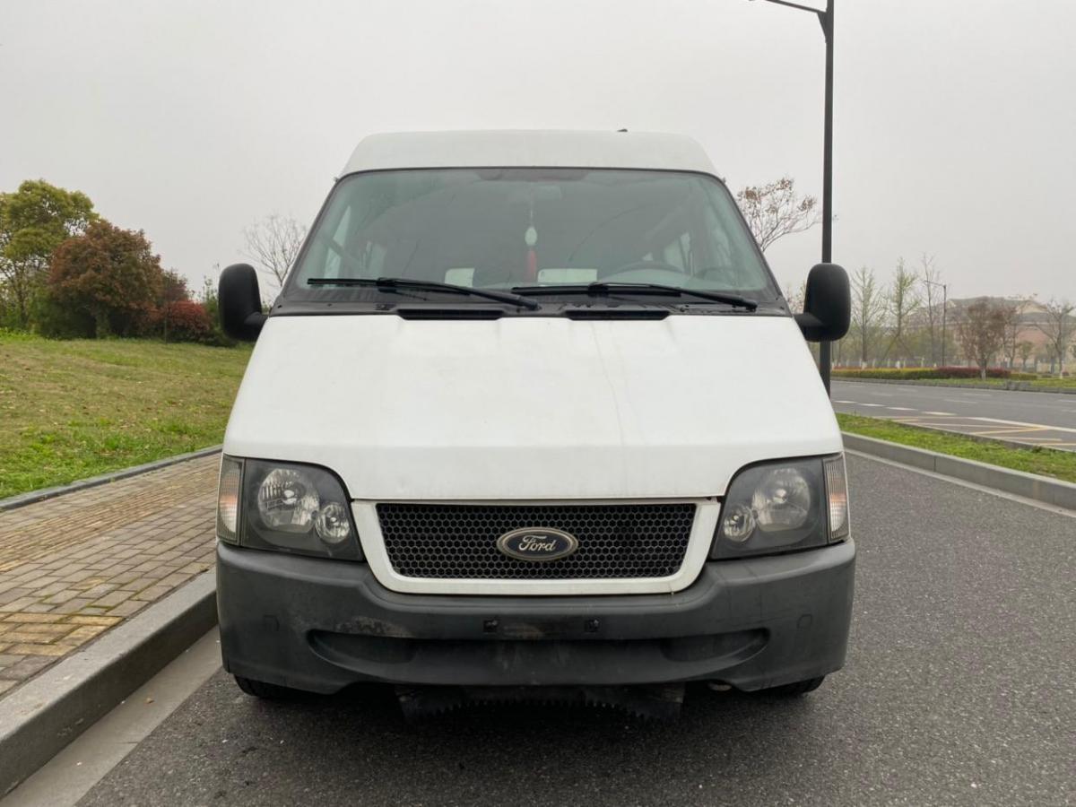 8t柴油豪华型短轴中顶jx493zlq3 手动挡