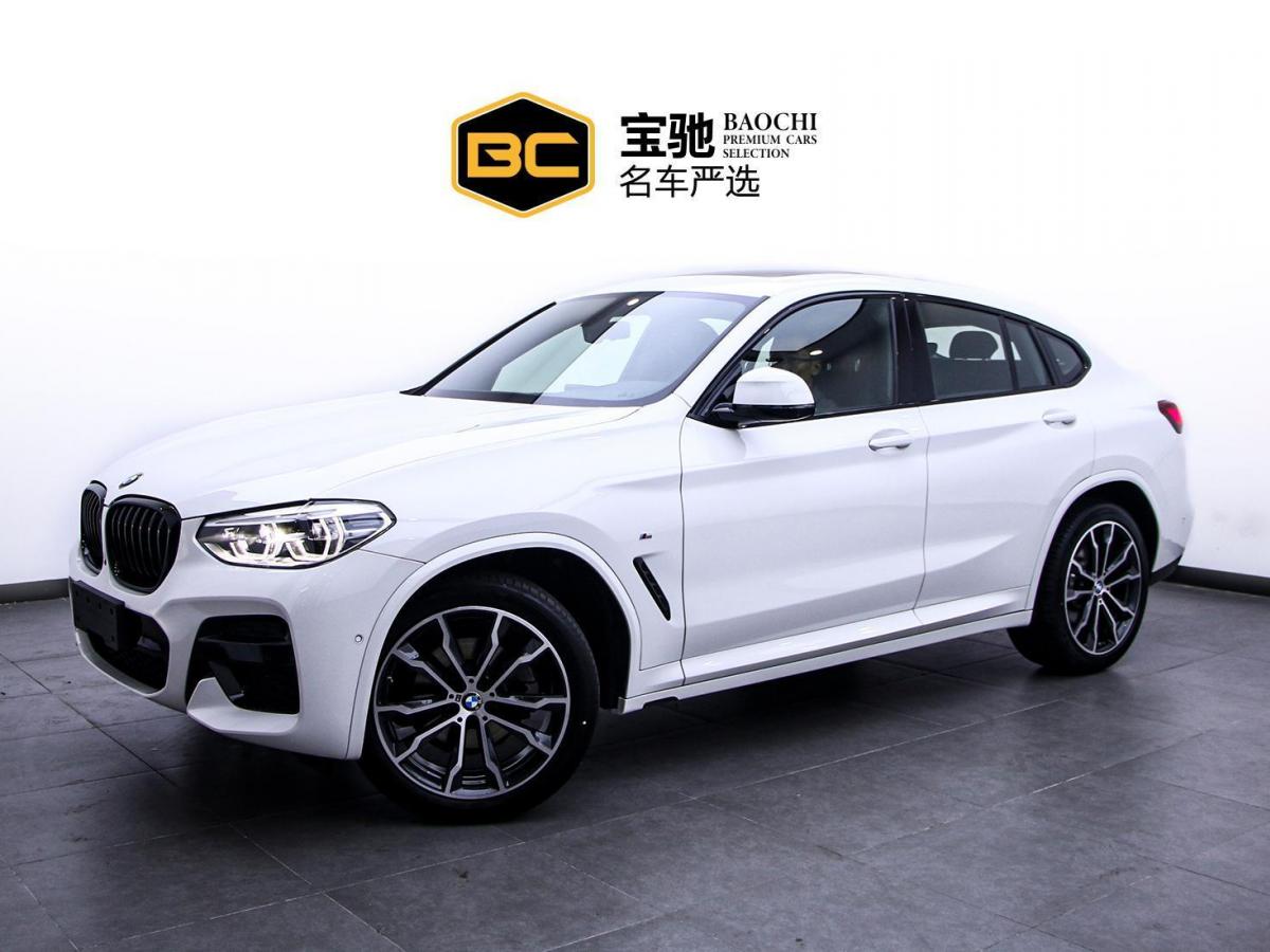 青岛2021年5月宝马宝马x42021款xdrive25im运动曜夜套装白色自动档