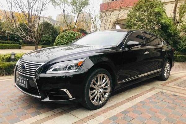 2016年3月雷克萨斯ls2016款ls600hlecvt混合动力