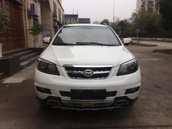 【南昌】2012年12月 比亚迪 2.0 2.0l 手动尊贵型 白色 手动挡