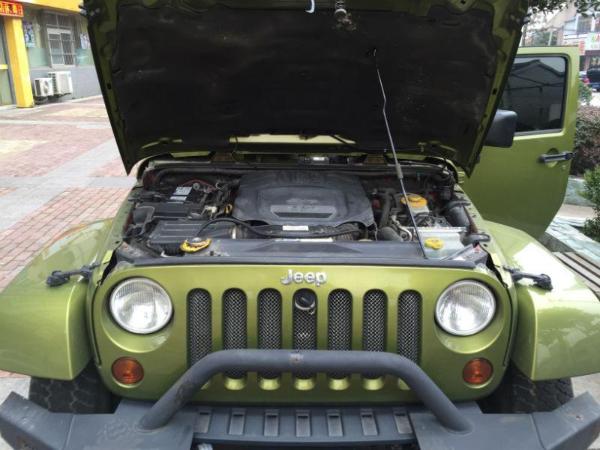 【常州】2012年3月 jeep 牧马人 3.6 两门 rubicon 绿色 自动档