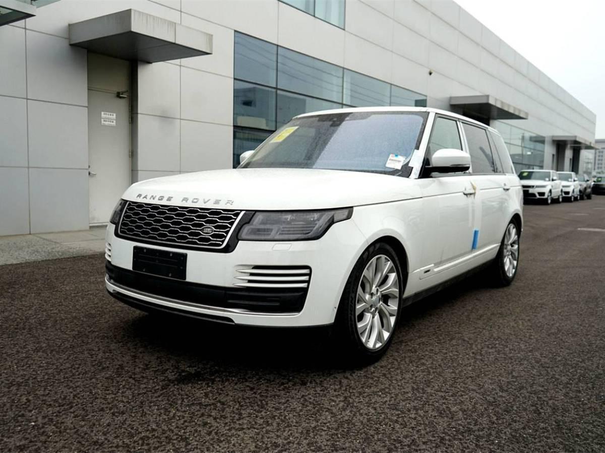 上海2018年6月路虎揽胜行政版2018款30tvoguese创世加长版白色手自