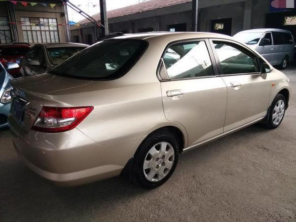 【常州】2005年11月 本田 飞度 2004款 飞度 三厢 1.3l cvt 香槟色