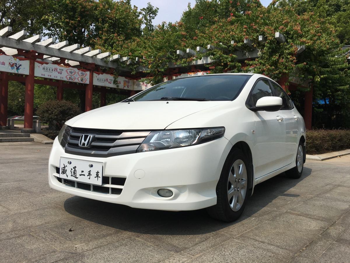 东莞2012年3月本田锋范经典2012款15l手动精英版白色手动挡