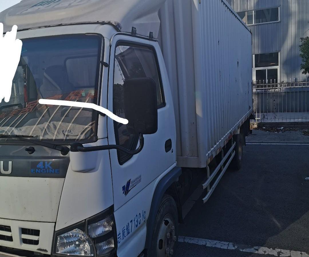 安庆2014年11月五十铃52米集装箱白色手动挡