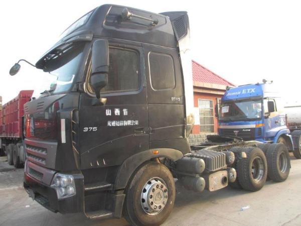 【济宁】2011年7月 中国重汽豪沃a7380马力420马力双驱牵引 红色 手动