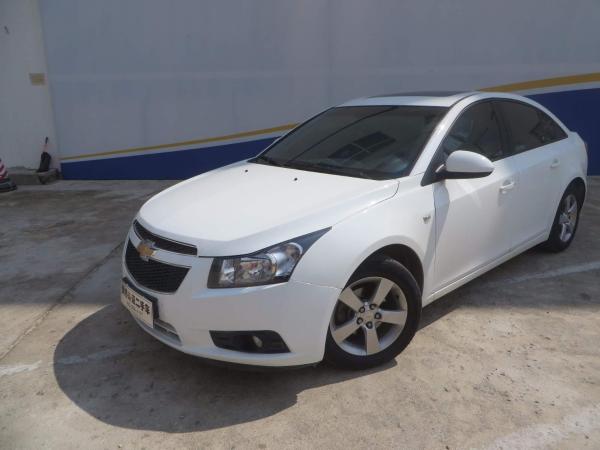 【青岛】2014年2月 雪佛兰 科鲁兹 2013款 1.8 se 白色 自动档