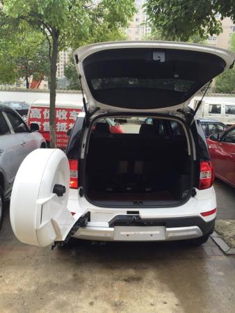 4tsi 魅影版(带外挂备胎) 白色 手自一体