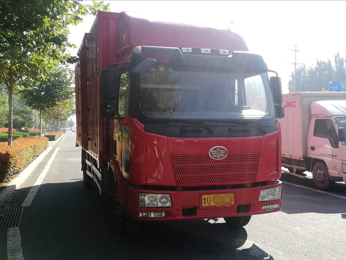 青岛2015年1月解放j66米8厢式货车红色手动挡