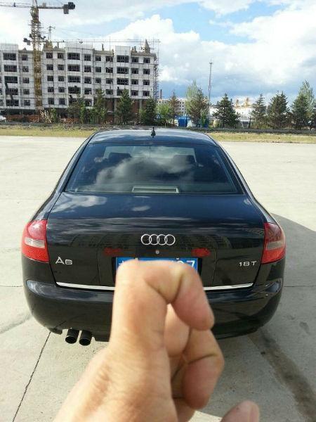 【佳木斯】2003年10月 奥迪 奥迪a6 a6 2.4 无级 行政版 黑色 自动档