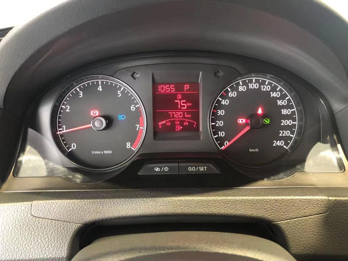 【上海】2016年3月 大众 桑塔纳 2015款 1.6l 自动舒适版 自动档