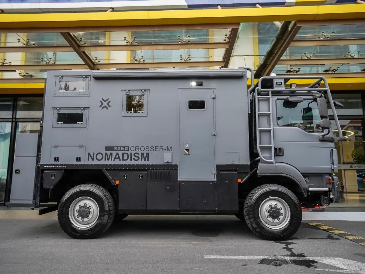 奔驰 诺玛迪森6.8l图片