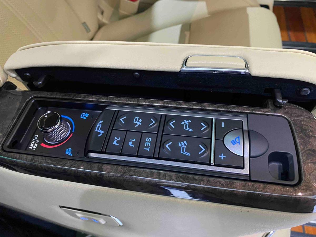 丰田 威尔法  2020款 双擎 2.5l hv尊贵版图片