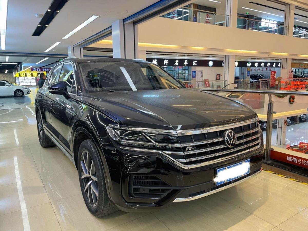 大众 途锐  2021款 3.0tsi 锐享版 曜黑运动套装图片