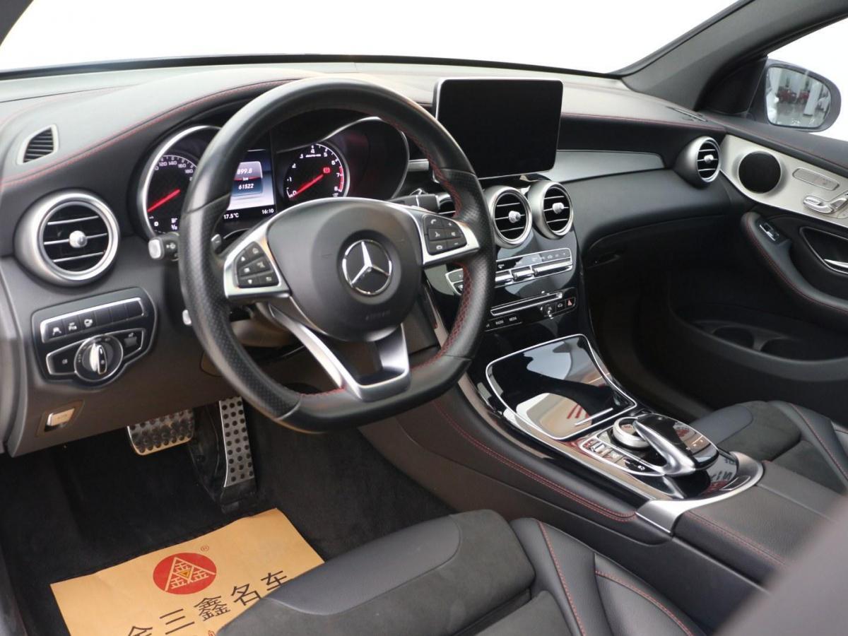 奔驰glc轿跑 amg  2017款 amg glc 43 4matic 轿跑suv 白色 自动档对