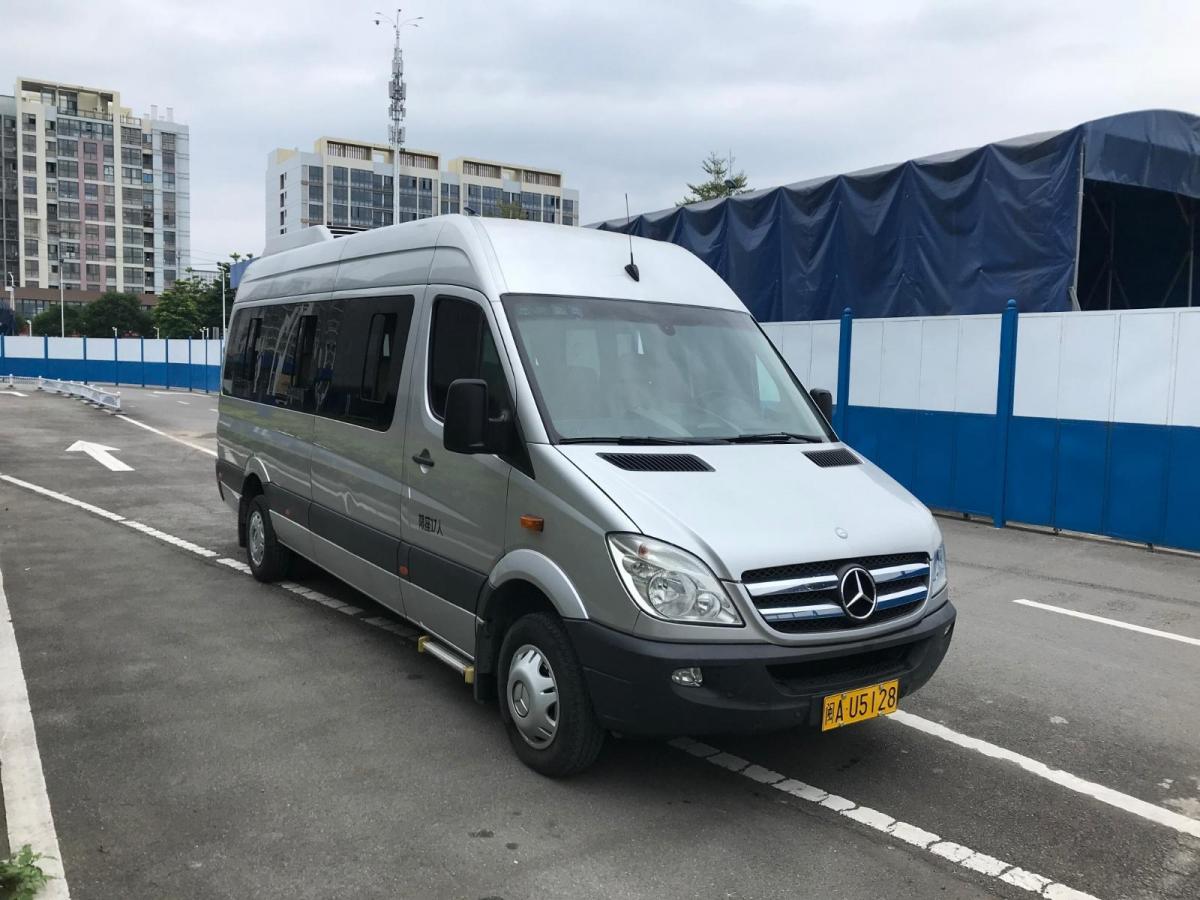 3万公里 17座 高配 奔驰图片