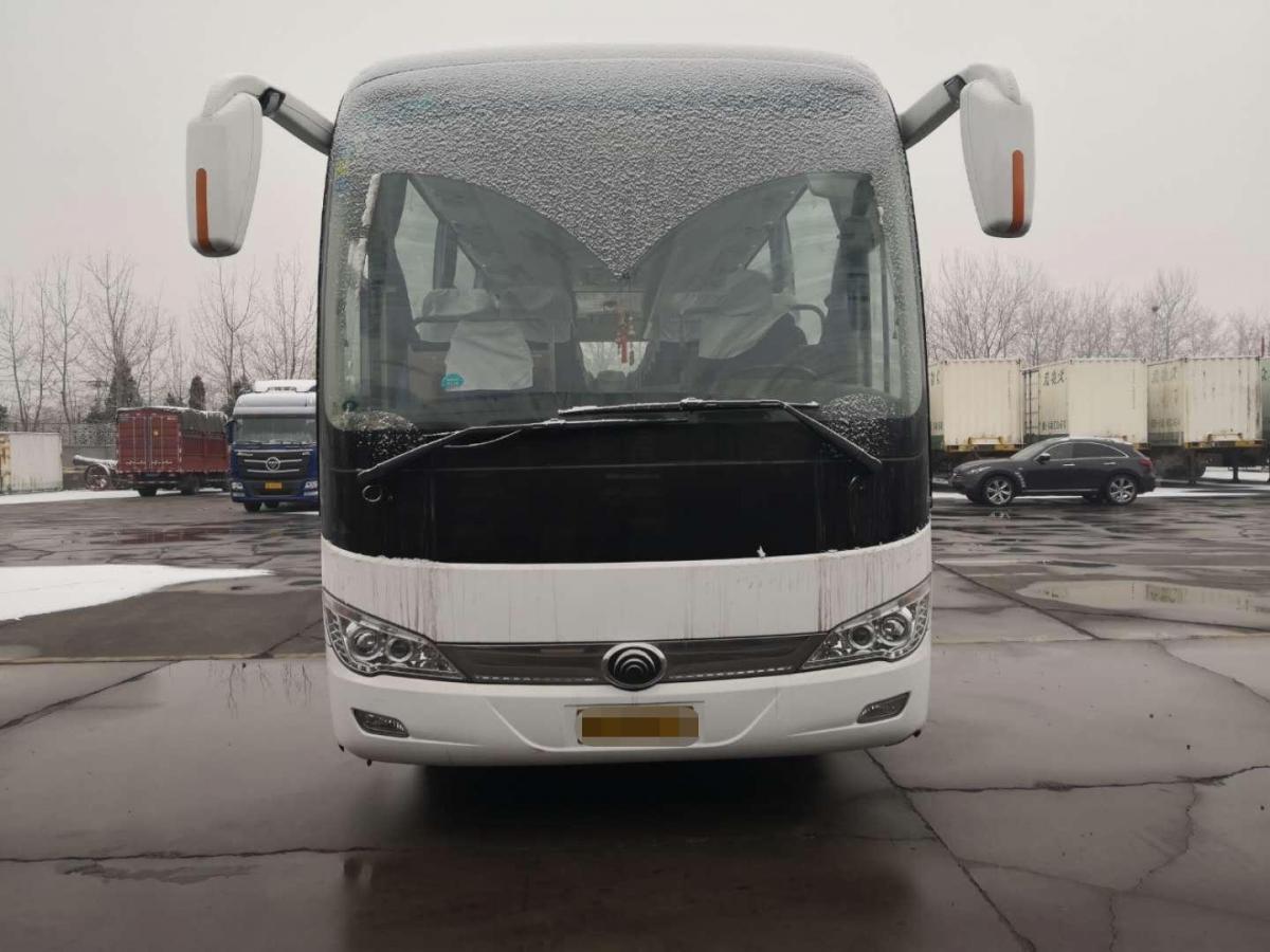 长沙2015年1月宇通6119白色手动挡