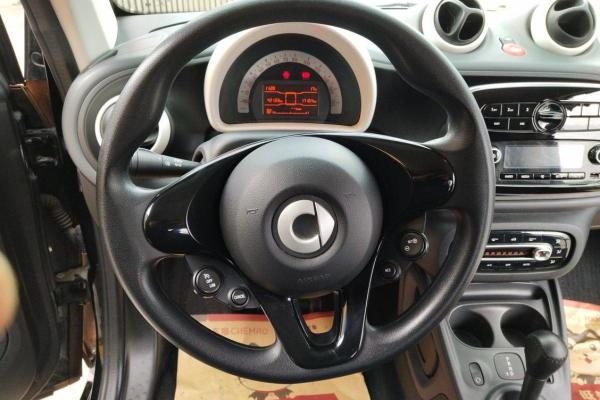 2016年6月smartfortwo2015款10l硬顶激情版