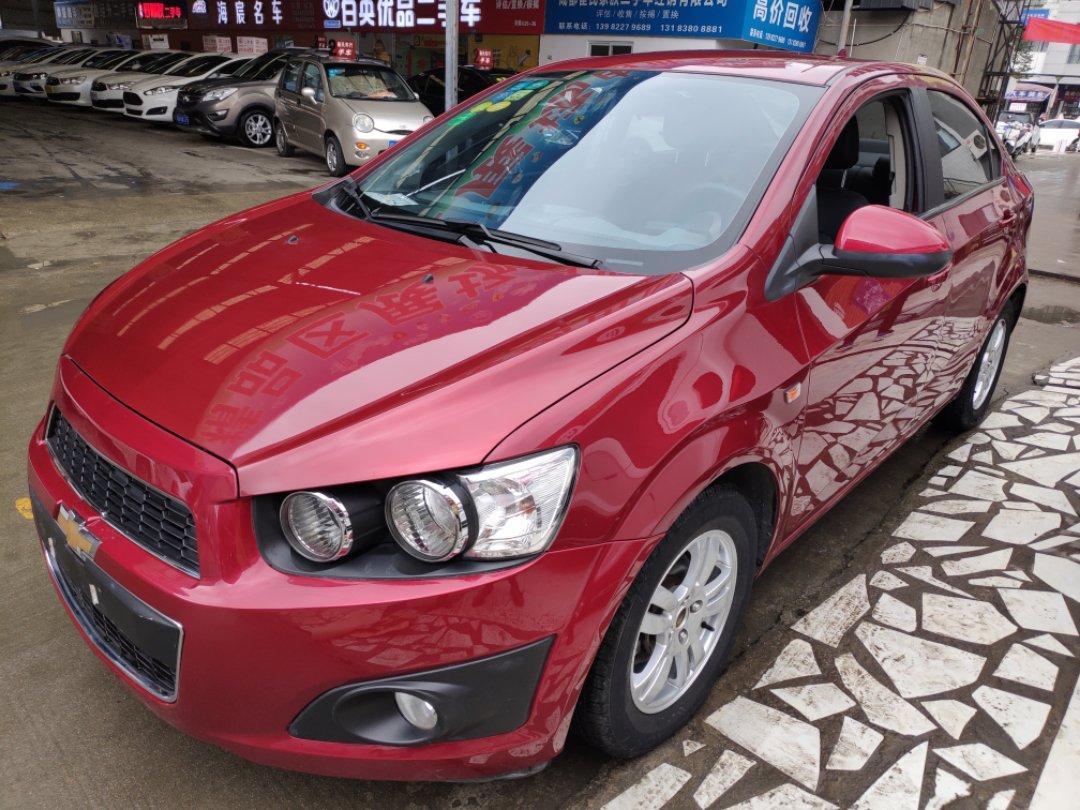 成都2014年1月雪佛兰爱唯欧2011款14lsl手动红色手动挡
