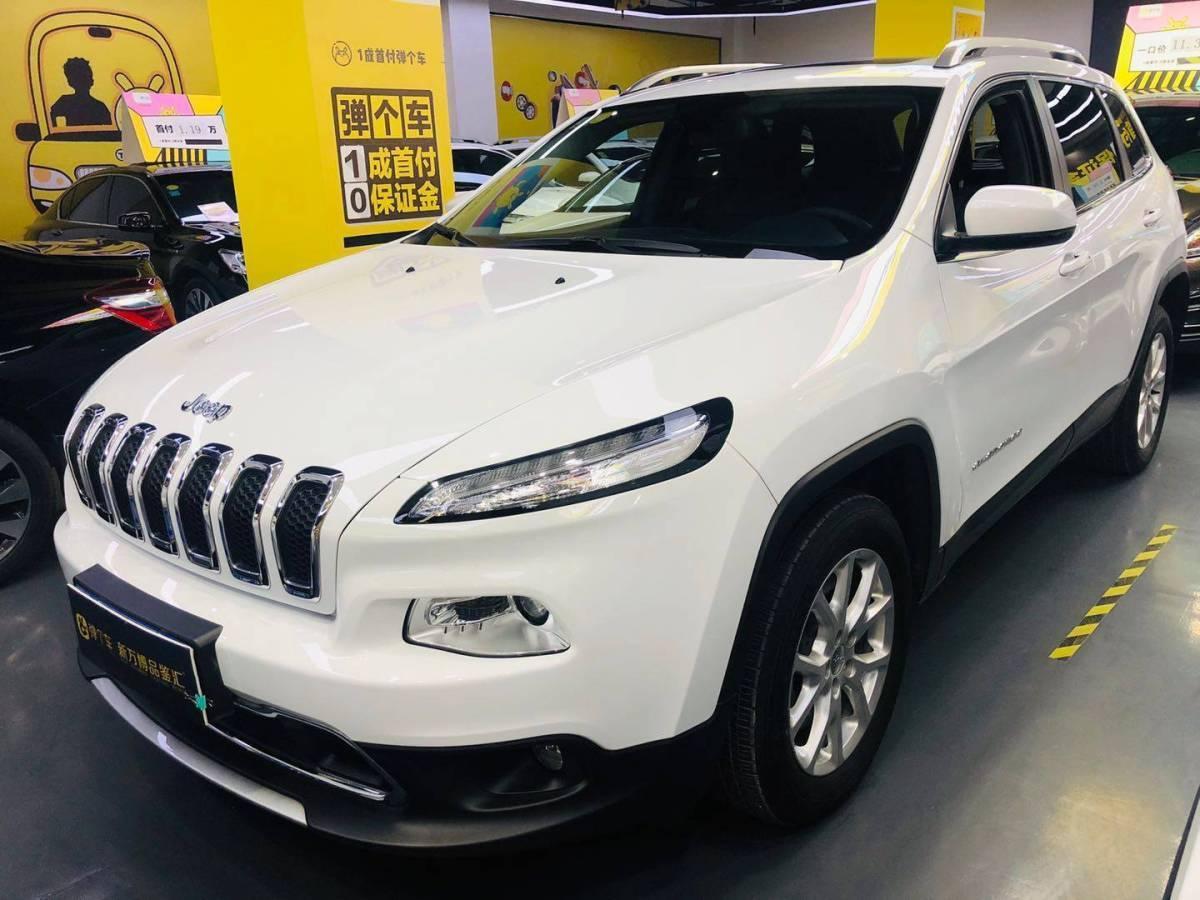 合肥2018年2月jeep自由光2017款20l优越版白色手自一体