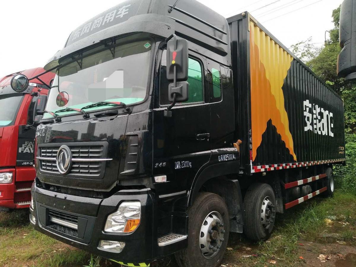 玉林2017年10月东风天龙前四后四厢货车国五排放黑色手动挡