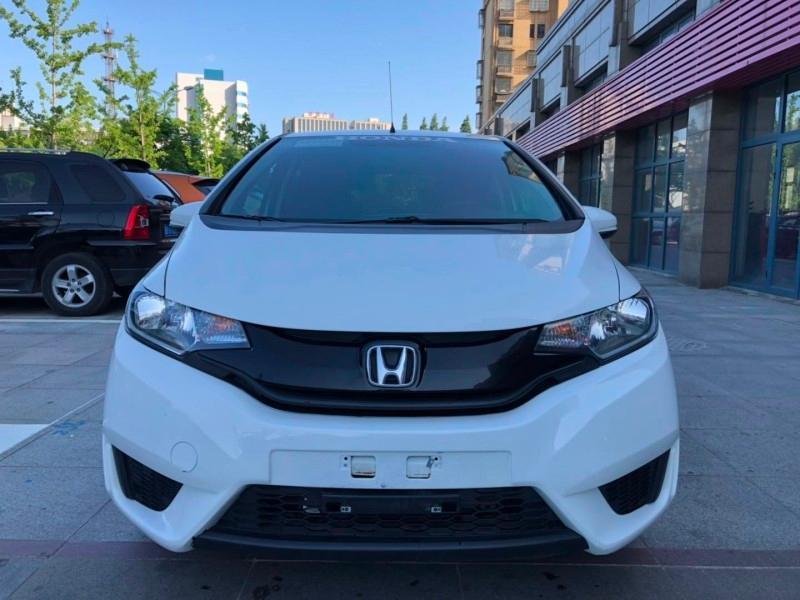 宁波2015年5月本田飞度15自动挡白色手自一体