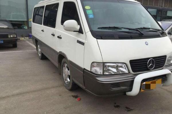 2011年2月 奔驰上海汇众15座