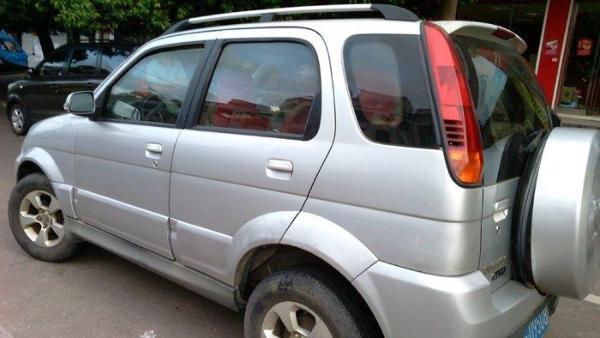 【防城港】2009年6月 众泰 008 2009款 众泰5008 1.3l cvt时尚型 银灰