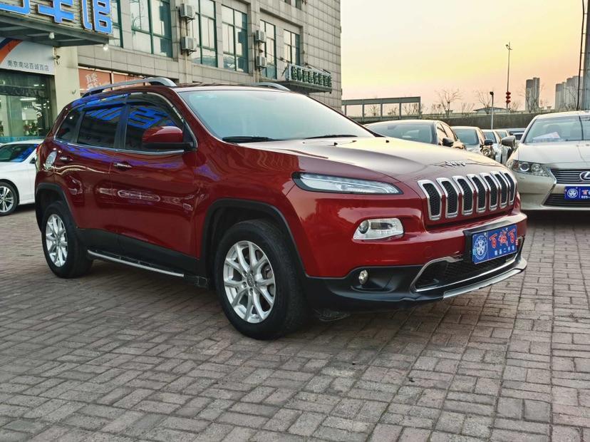 【南京】2018年6月 jeep 自由光 2017款 2.4l 领先智能版 手自一体
