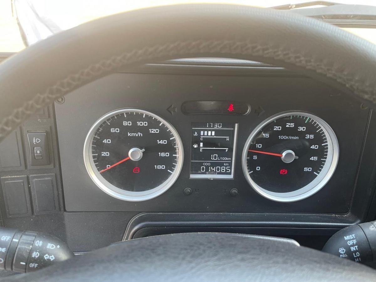 5t a35客车单胎中顶5-9座国v 手动挡