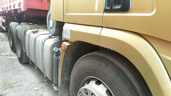 2018年6月 陕汽德龙Ⅹ3000牵引车侧翻