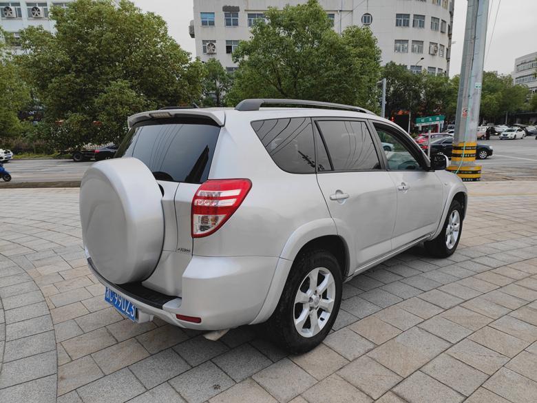 丰田 rav4荣放 2009款 2.4l 自动豪华版图片