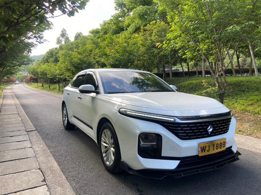 宝骏 新宝骏rc-5  2020款 1.5t cvt智耀豪华型图片