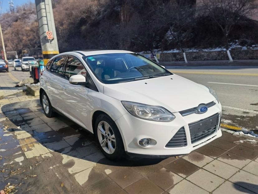 福特 福克斯  2012款 三厢 1.6l 自动尊贵型图片