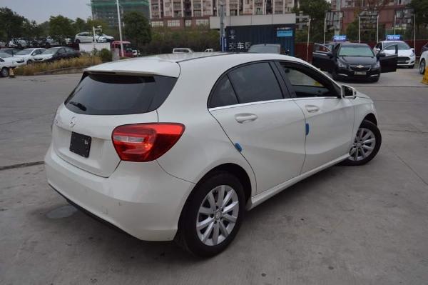 【合肥】2014年4月 奔驰 a级 2013款 a180 1.6t 白色 自动档