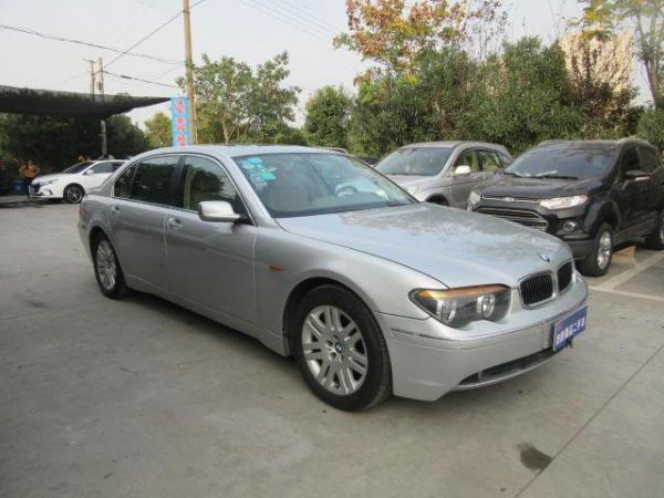 【上海】2002年9月 宝马 宝马7系 735i 3.6 v8 银灰 手自一体
