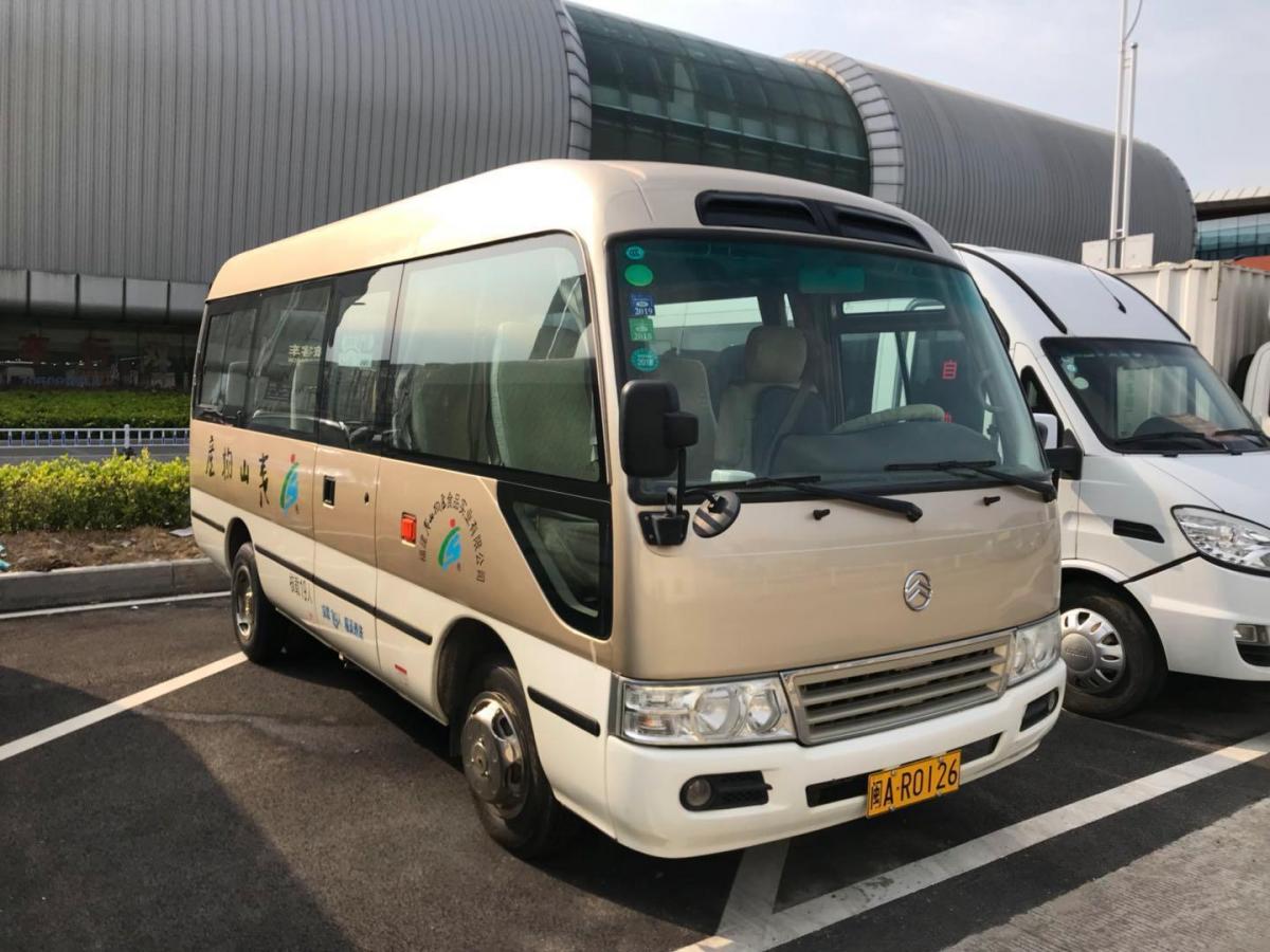 【福州】2014年6月 厦门金旅 中型 19座 香槟色 自动档