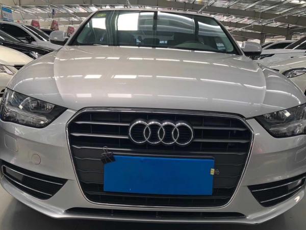 奥迪 奥迪A4L  2012款 1.8 TFSI 自动舒适型