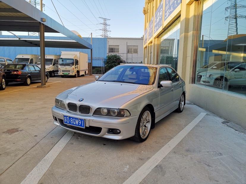 常州2001年7月宝马宝马5系2000款540i44l天窗银灰手自一体