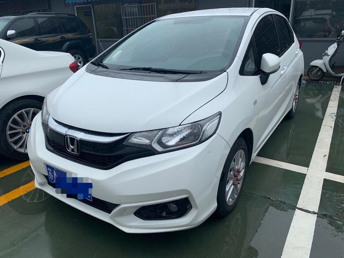 南京2019年3月本田飞度2018款15l手动舒适版白色手动挡